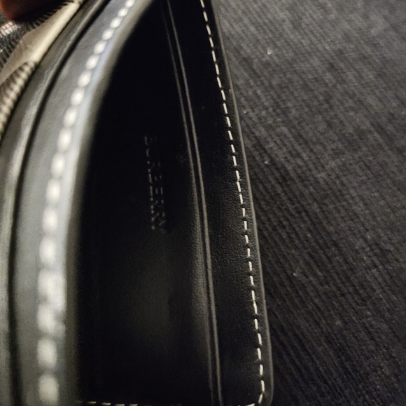 Authentic Men's Burberry Wallet - Picture 4 of 6